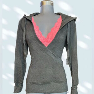 MOVE Slate Casual Sporty  V Neck Crossover Thumb Hole Women’s Medium Hoodie